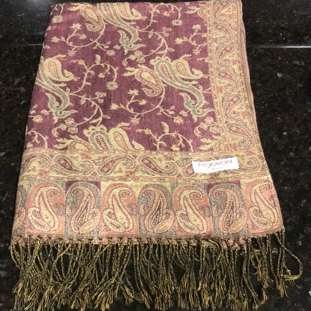 Pashmina scarf
